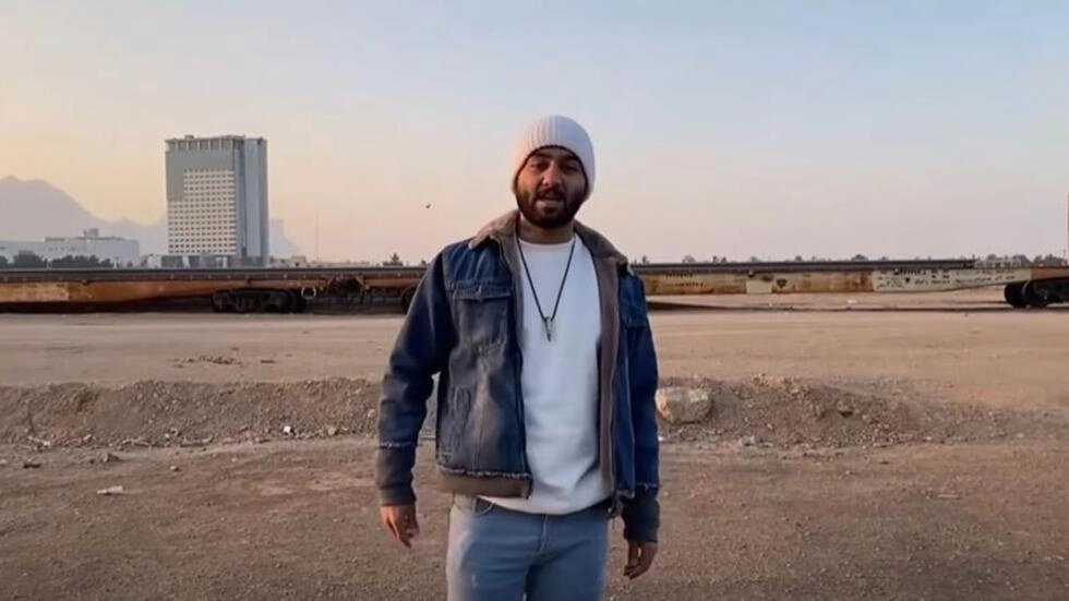 إيران حكم بالإعدام على مغني الراب الشهير توماج صالحي على خلفية تأييد الاحتجاجات