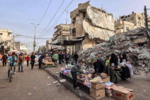 بعد 200 يوم من الحرب.. انهيار منظومة الحياة في غزة و25 مليار دولار تكلفة إعادة الإعمار