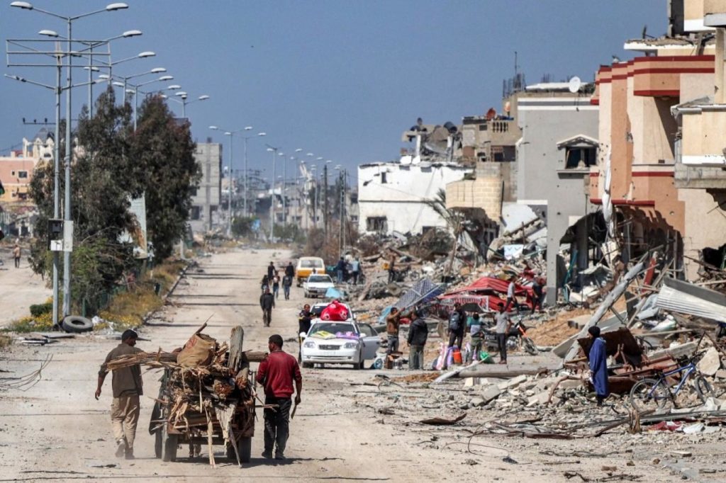 فلسطينيون عائدون