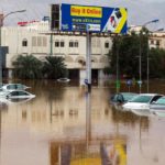 كارثة عمان المطرية تودي بحياة 16 شخصا وغدا تبلغ ذروتها