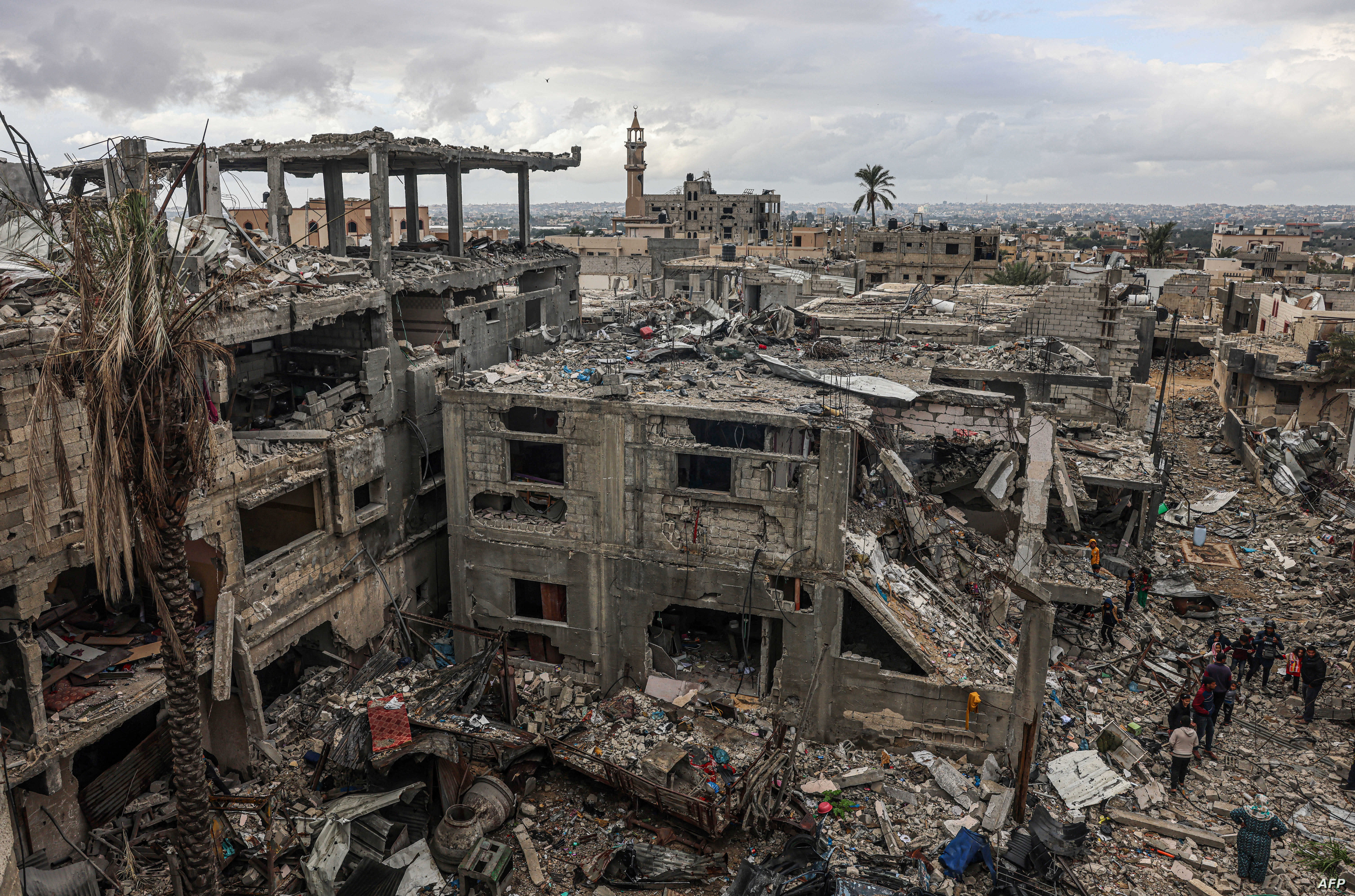 ملايين الأطنان من الأنقاض والمتفجرات تغطي غزة اليوم جراء الحرب وغالبا ما ستترك أثرا بيئيا ساما وتتسبب في أضرار لا توصف على صحة الإنسان