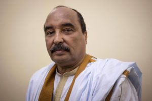 الرئيس الموريتاني السابق يغادر السجن لتقديم ملف ترشحه للرئاسية ومقربون منه وصفوا الانتخابات المرتقبة بأنها «فضيحة كبرى»