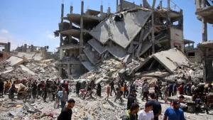 قصف إسرائيلي على أرجاء قطاع غزة والجيش يكثف ضغوطه في رفح