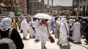 السعودية وفاة عشرات الأشخاص خلال مناسك الحج مع ارتفاع درجة الحرارة إلى 51