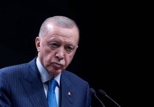 تركيا المحكمة الدستورية تلغي العديد من صلاحيات إردوغان