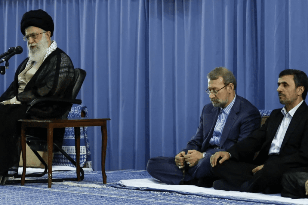 رفض أهلية أحمدي نجاد وعلي لاريجاني للسباق الانتخابي في إيران