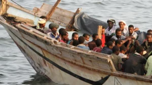مصرع وفقدان عشرات المهاجرين جراء غرق قاربهم قبالة سواحل اليمن