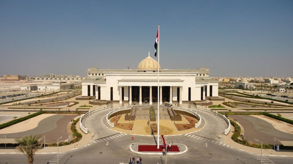 الإمارات المؤبد لـ3 والسجن والإبعاد لـ54 آخرين من الجنسية البنغالية