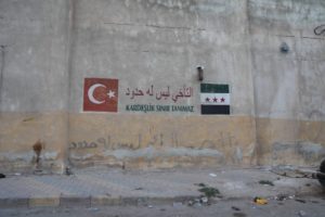 حرق للشاحنات وإنزال للأعلام التركية... تصاعد التوتر السوري التركي في ريف حلب