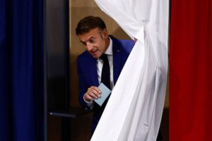 _مساعٍ فرنسية لتشكيل تحالف حكومي واسع