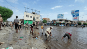 الحوثيون يمنعون إغاثة منكوبي السيول في الحديدة