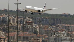 فرنسا ودول أخرى تدعو رعاياها لمغادرة لبنان وإيران بأسرع وقت في ظل تصاعد التوتر بالمنطقة