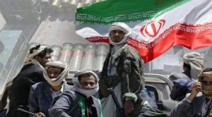 في امتداحها لإيران... مذيع بقناة المسيرة الناطقة باسم جماعة الحوثي يقول حذاءها نعمة من الله