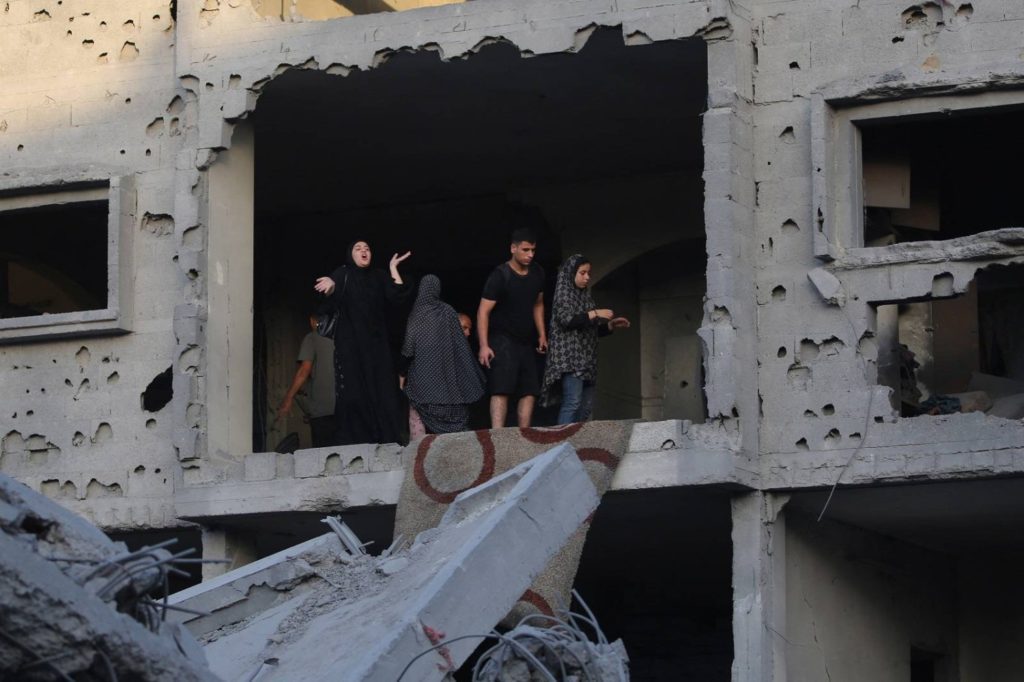 الجيش الإسرائيلي يقتل 11 فلسطينياً بينهم صحافية في غزة