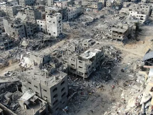 بعد مرور نحو سنة على الحرب ... أم من قلب غزة