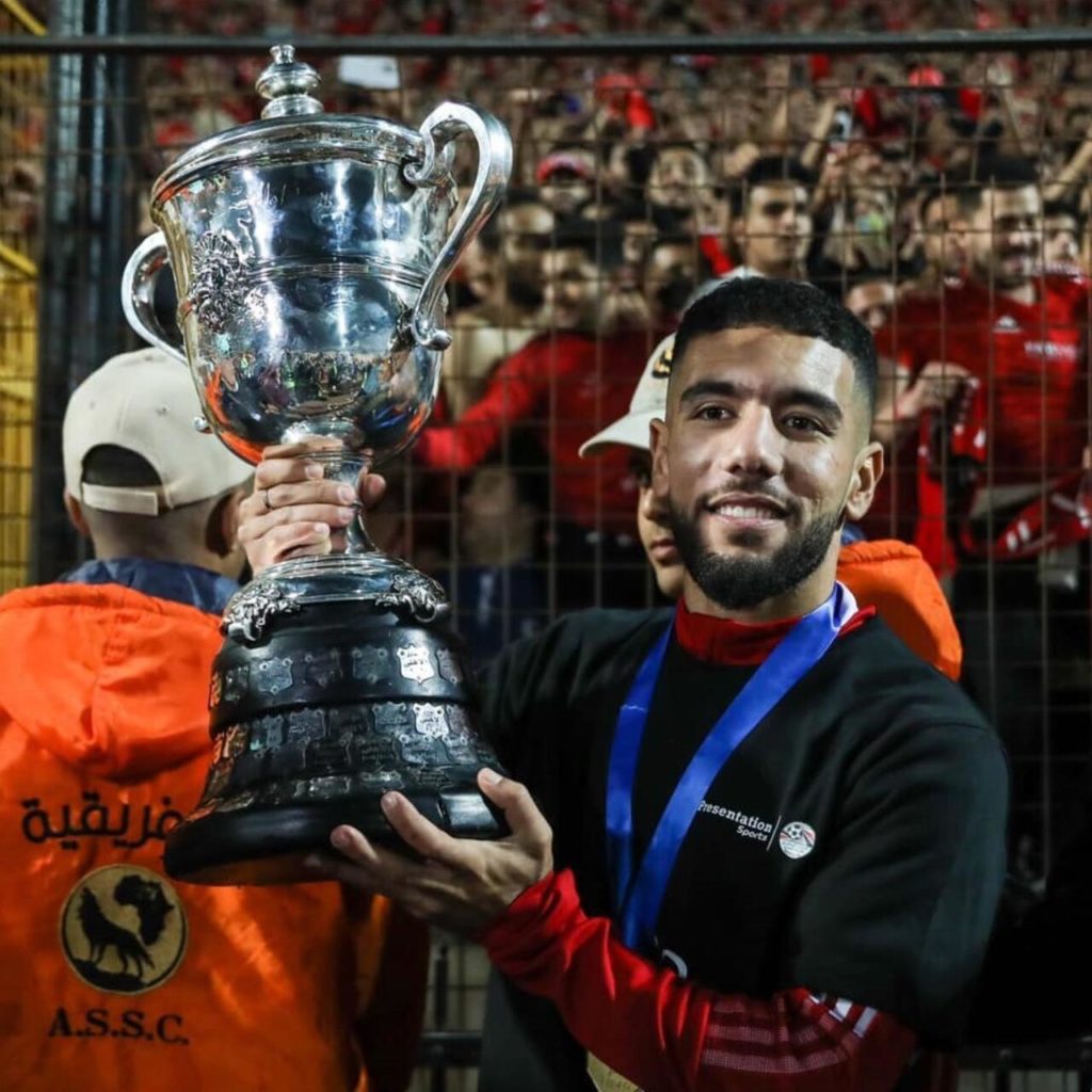 لماذا عرض النادي الأهلي المصري اللاعب الجزائري أحمد قندوسي للبيع ؟