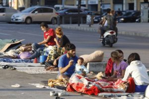 مع نزوح 600 ألف.. لبنان يواجه أزمة إنسانية كارثية