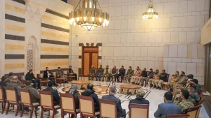 الشرع يتفق مع قادة الفصائل السورية على حلها ودمجها في وزارة الدفاع