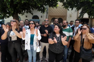 تونس إضراب آلاف المعلمين للمطالبة بصرف أجورهم