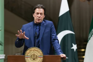عمران خان يقدم التماساً إلى المحكمة العليا للإفراج عنه بكفالة