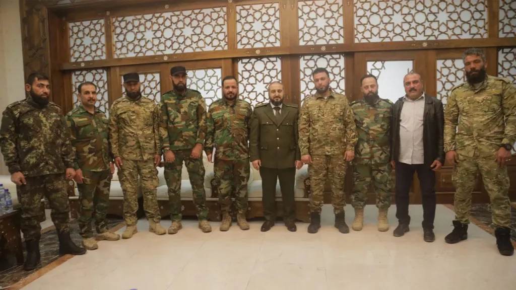 «الدفاع» السورية تبدأ إعادة هيكلة الجيش وتشكيل الفرق العسكرية