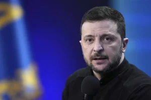 زيلينسكي مستعد للتنحي «فوراً» مقابل انضمام أوكرانيا إلى «الناتو»