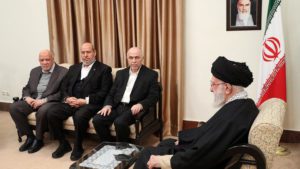 وفد من كبار قيادات حماس يلتقي المرشد الإيراني في طهران