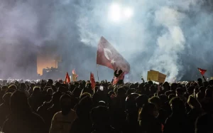 تركيا: قمع واسع للمحتجين على حبس إمام أوغلو وسط تنديد دولي