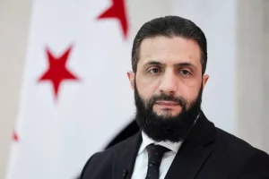 الشرع يوقع الإعلان الدستوري لسوريا وتحديد فترة المرحلة الانتقالية بـ 5 سنوات