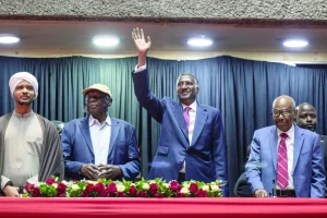 «شقيق حميدتي» يعلن نقل الحرب إلى شمال السودان قائلا أن قرابة 2000 عربة قتالية تتجه حالياً إلى الولاية الشمالية