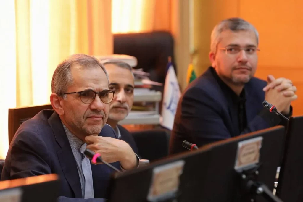 إيران: لم ولن نتفاوض حول الصواريخ أو وقف التخصيب