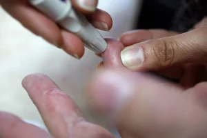 احذر 7 علامات غير عادية تنذر بارتفاع السكر في الدم خلال الصيف