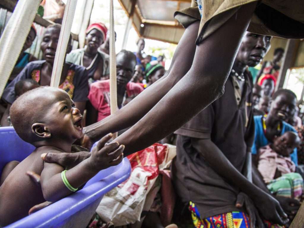 جنوب السودان: حياة 60 ألف طفل مهددة بسبب المعارك وانقطاع المواد الغذائية