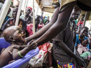 جنوب السودان: حياة 60 ألف طفل مهددة بسبب المعارك وانقطاع المواد الغذائية