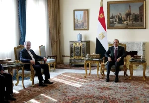 السيسي يؤكد «حتمية» عودة الملاحة في البحر الأحمر إلى طبيعتها خلال لقاء مع وزير الخارجية الإيراني