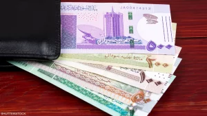 الجنيه السوداني يتراجع إلى مستوى قياسي مع ارتفاع الواردات