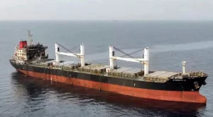الشركة المالكة للسفينة "ايترنيتي سي" تطالب بالإفراج عن طاقمها المحتجز لدى الحوثيين