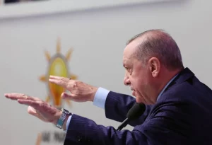 تركيا: حزب كردي يؤكد استحالة التحالف مع حزب إردوغان و«الحركة القومية»