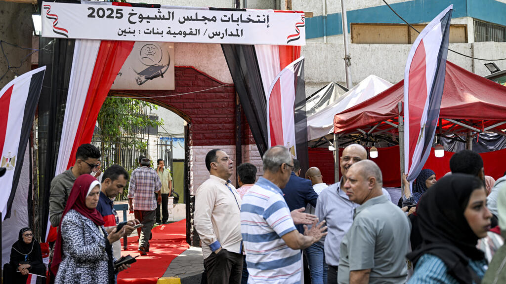 مصر: انطلاق التصويت لانتخاب 200 نائب في مجلس الشيوخ