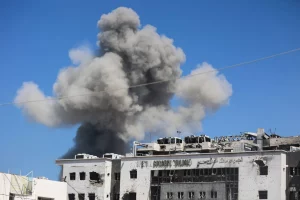 الجيش الإسرائيلي سيستخدم "قوة شديدة وغير مسبوقة ضد حماس وباقي المنظمات الارهابية" بمدينة غزة... وينذر بإخلائها