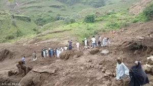 تزايد المخاوف على مصير نحو 20 ألف شخص معظمهم من النساء والأطفال وألف جثة تحت الصخور جراء انزلاق أرضي في إقليم دارفور غرب السودان