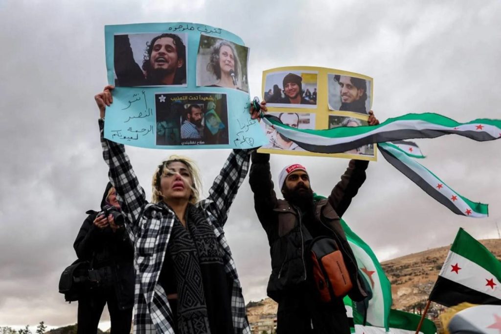 عدد المفقودين السوريين في عهد الأسد قد يتجاوز 300 ألف