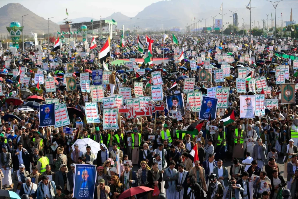 اليمن: تقرير حقوقي.. الحوثيون حولوا المساجد ثكنات ومراكز تجنيد