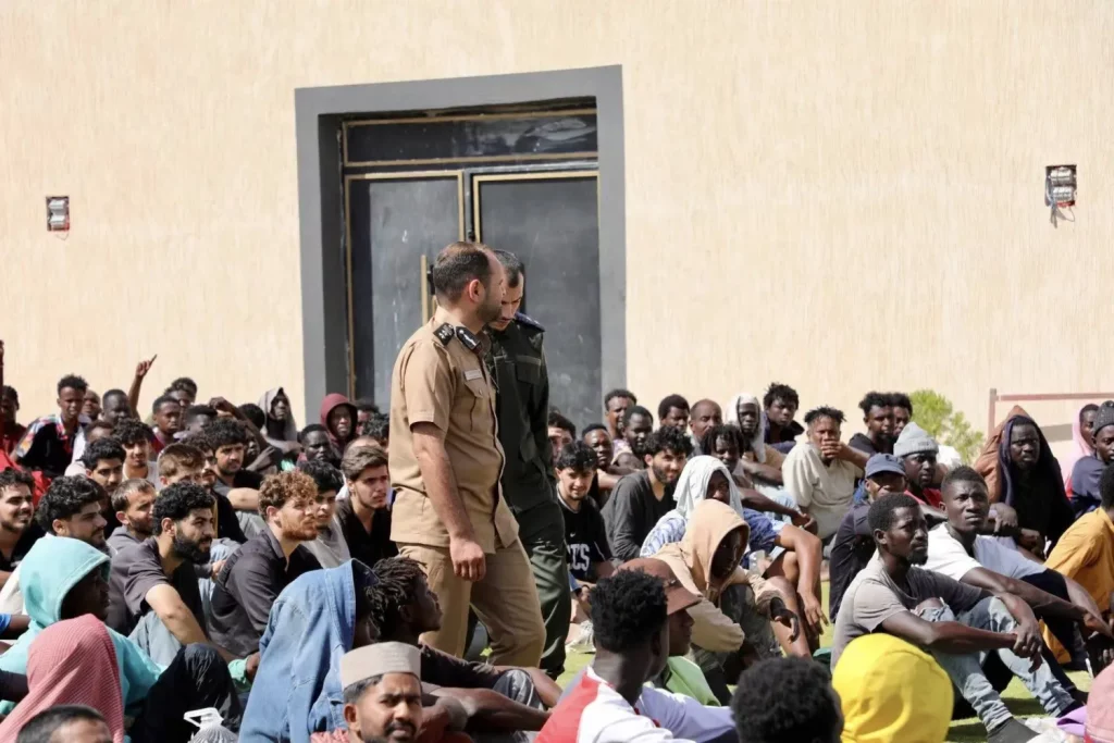 مصير غامض يواجه مئات المهاجرين المحتجزين غرب ليبيا