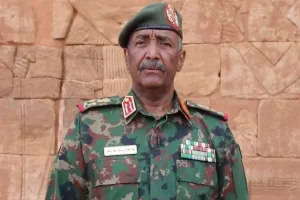 البرهان يعلن التعبئة العامة ويدعو السودانيين لحمل السلاح