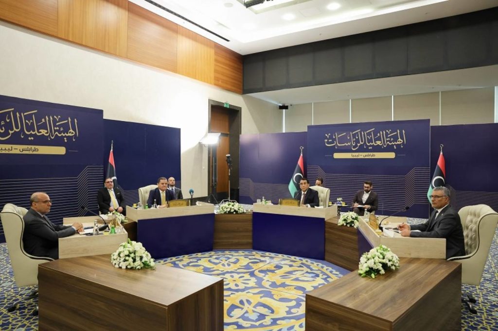 حكومة شرق ليبيا ترفض "الهيئة العليا للرئاسات" وتلوح بالحكم الذاتي