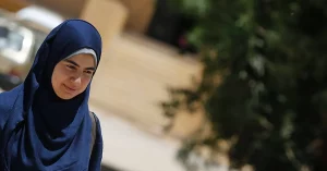 النمسا تعتزم حظر الحجاب للفتيات دون 14 عاماً في المدارس ابتداء من العام الدراسي 2026