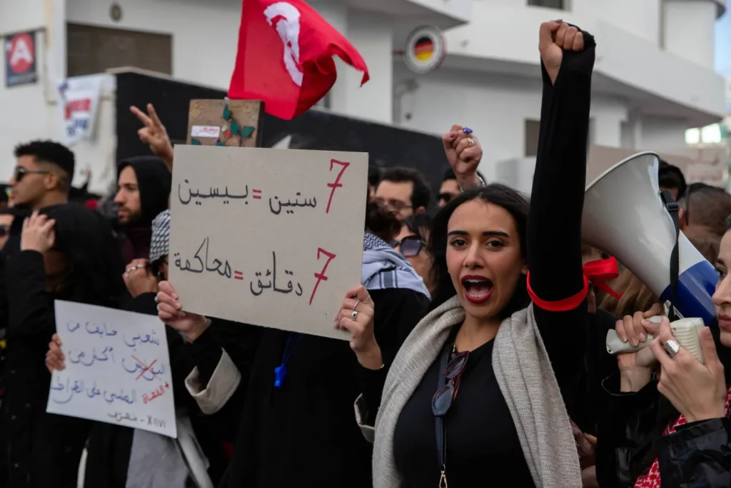 تونس: أحكام بالسجن حتى 45 عاماً لمعارضين في قضية «التآمر»