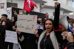 تونس: أحكام بالسجن حتى 45 عاماً لمعارضين في قضية «التآمر»
