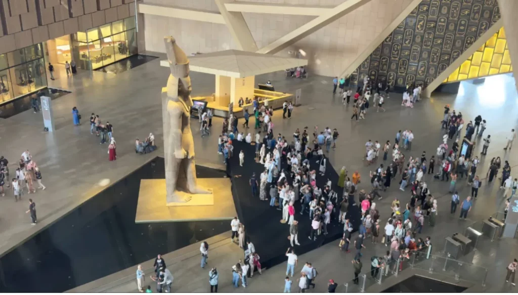 رفع قيمة تأشيرة الدخول إلى مصر... هل يؤثر على تدفقات السياحة؟